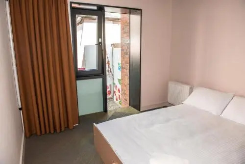 Neptune's Hostel