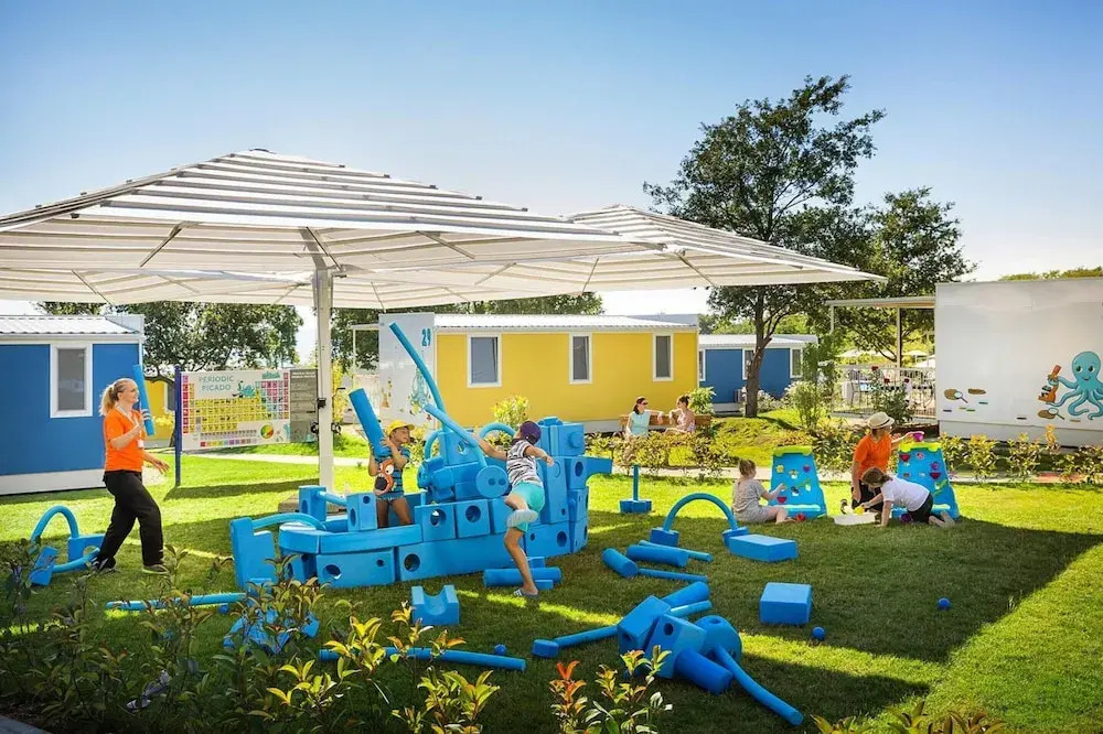 Mobile Home in Novigrad With Terrace