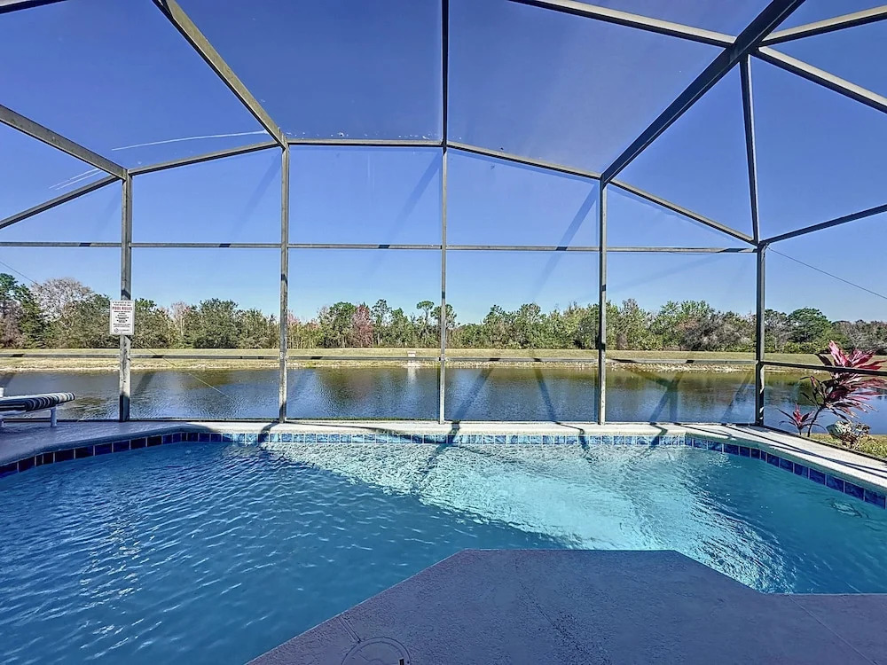 4 Bed in Emerald Island Resort Mins to Disney