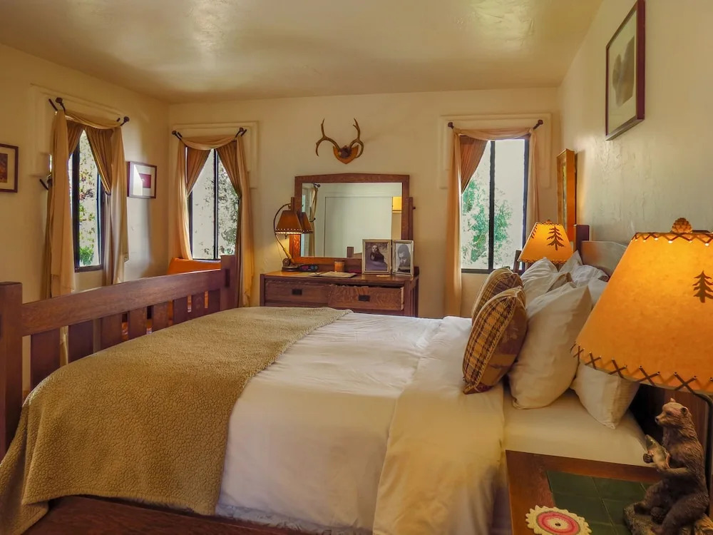 Topanga Canyon Inn Bed and Breakfast