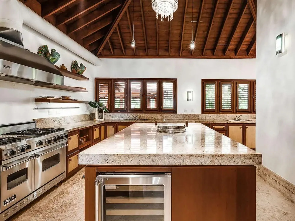 Sunny Vacation Villa 67