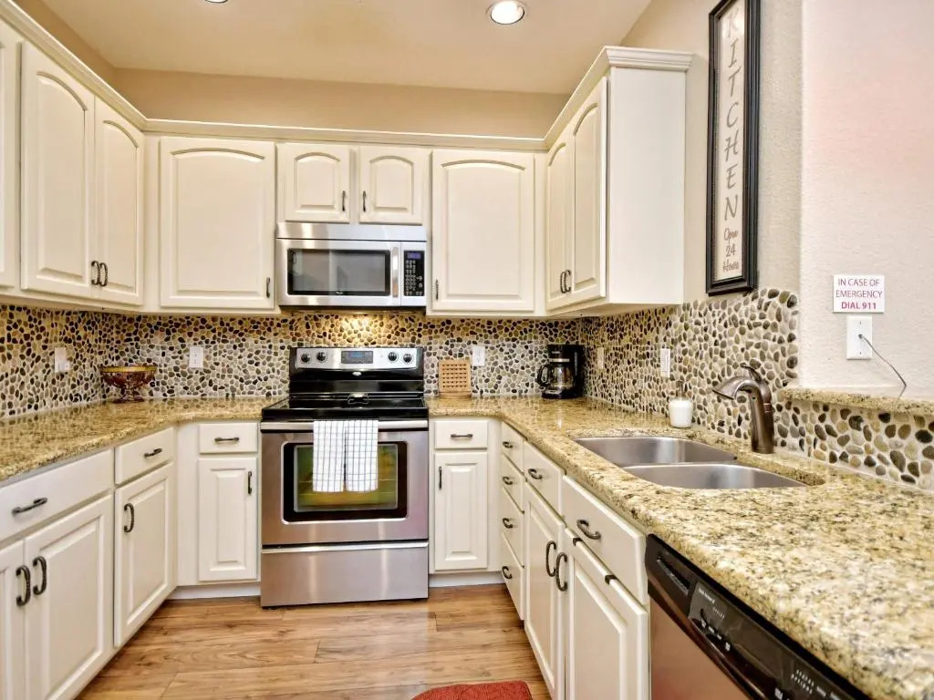 Comal Cottages on Hinman Island #161A