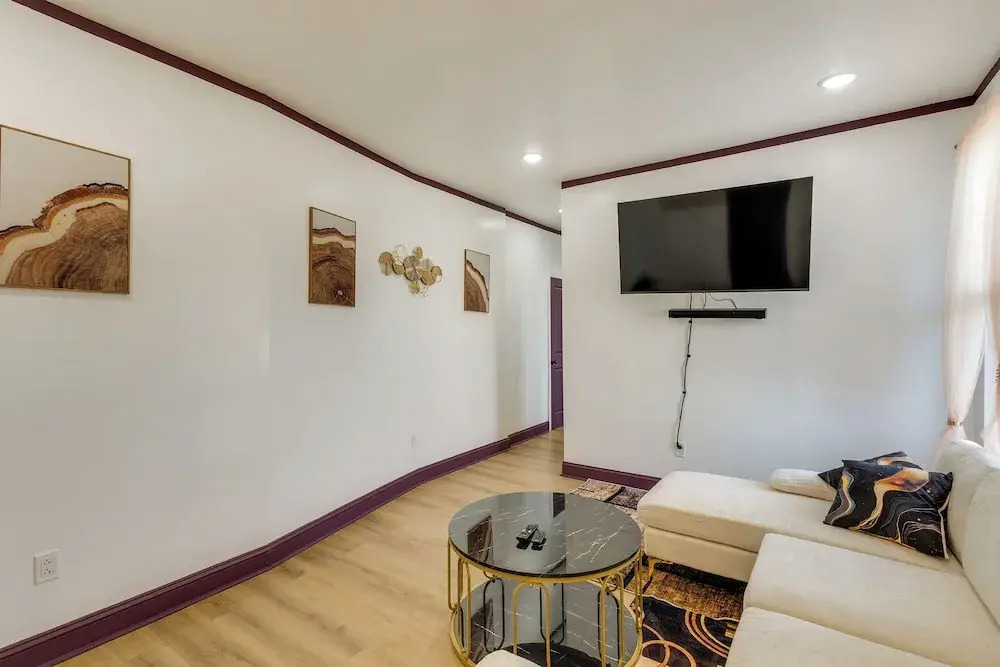7 Mi to Lincoln Financial! Charming Philly Apt
