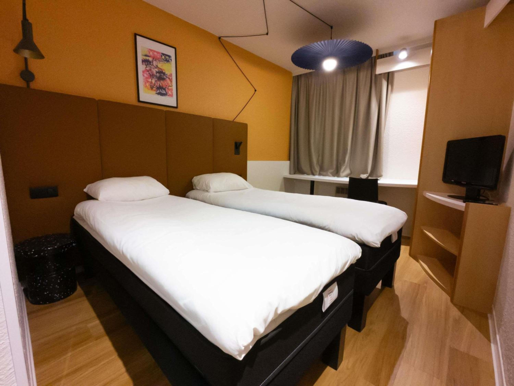 ibis Lyon Est Bron