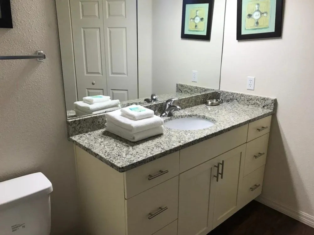 Lucaya Village 3040 #22-101