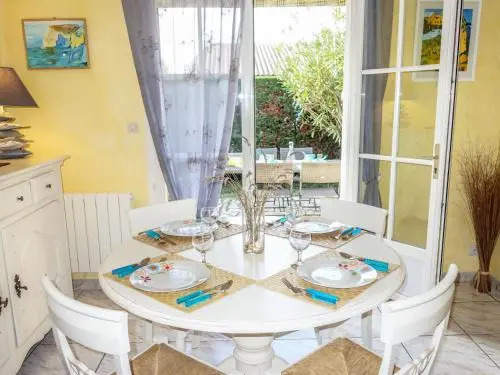 Holiday Home Les Grillons