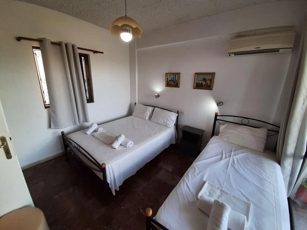 Homely apartment in Mpenitses with balcony