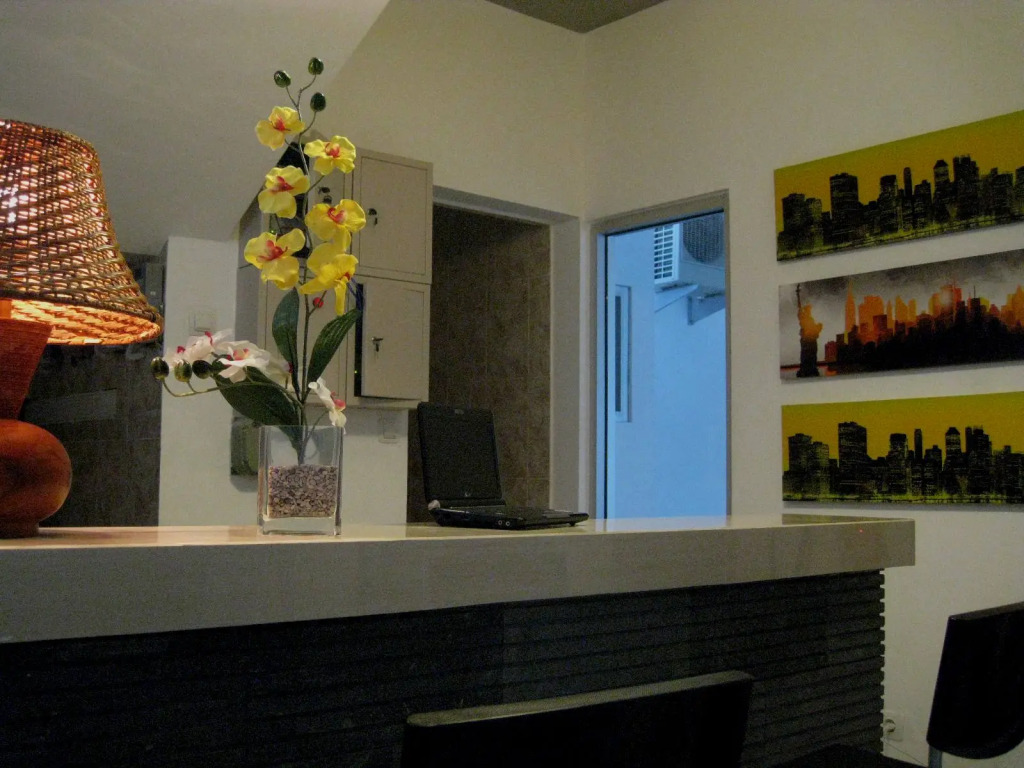 Oasis Studio Hotel Dua Male Only Hotel