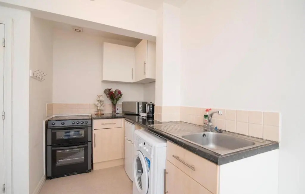 Aston Henry James George Street One bedroom near Reading Town Centre