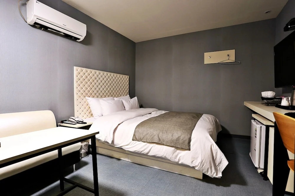 Hotel Form