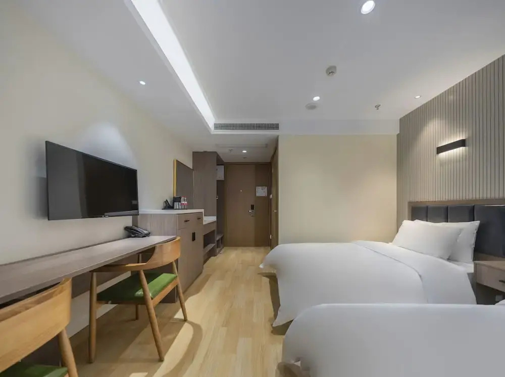 Happy Lane Hotel