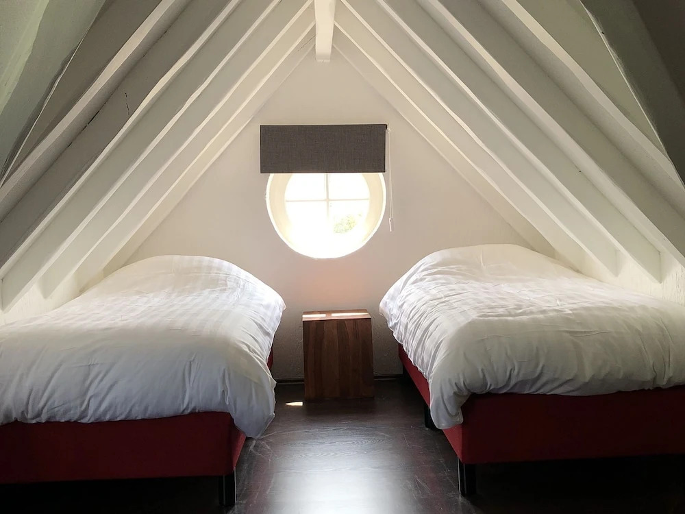 Atmospheric Holiday Home Situated in a Quiet Residential Area near Beach