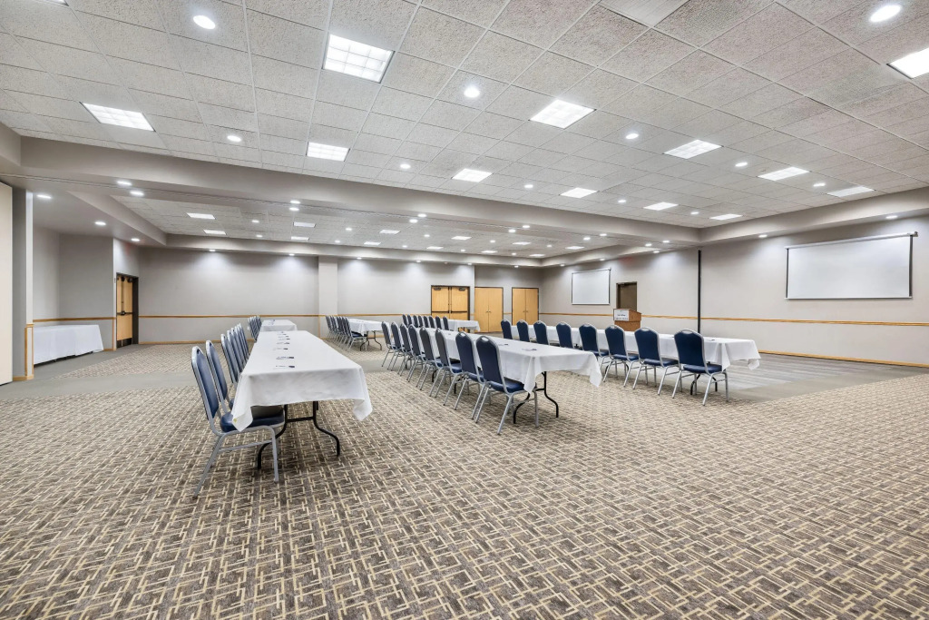 AmericInn by Wyndham Aberdeen Event Center