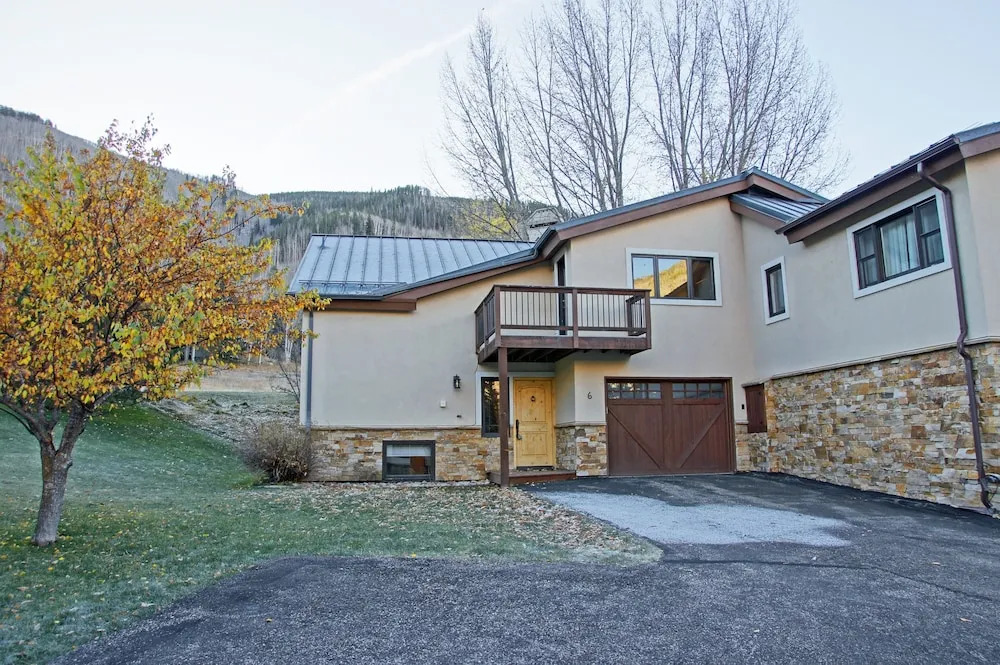 1546 Matterhorn Cir 6 5 Bedroom Home