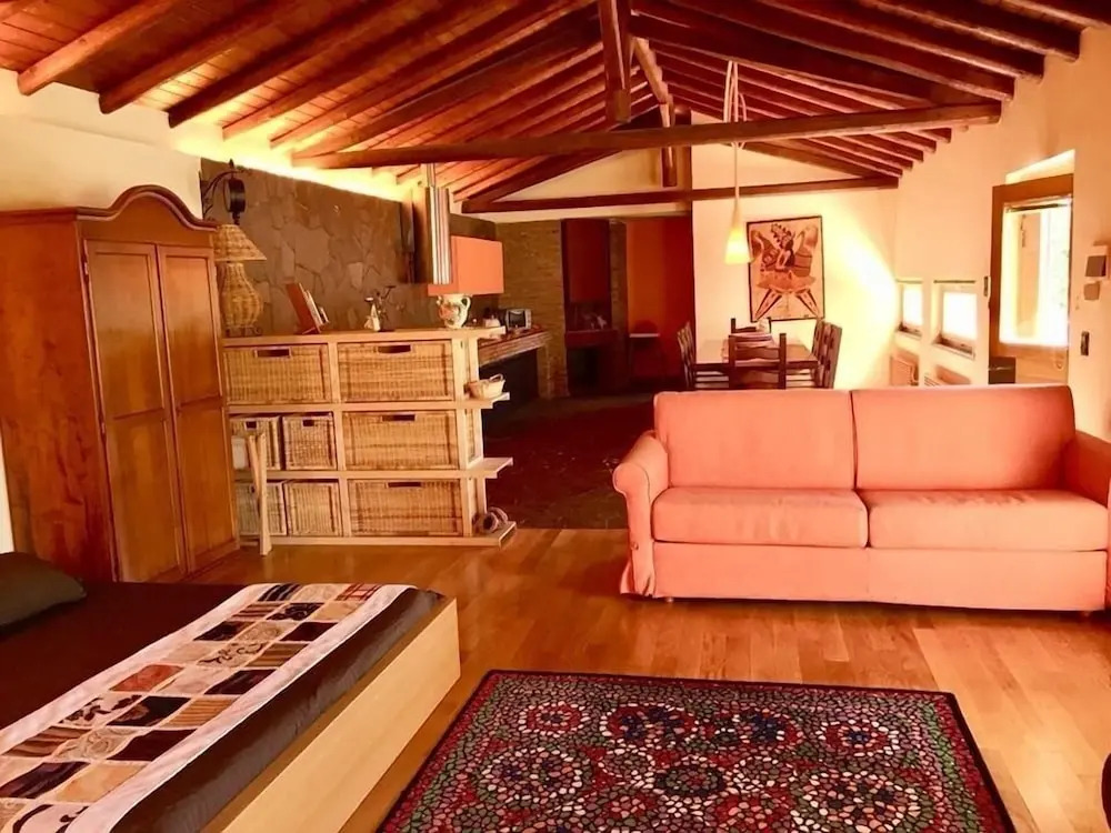 Ara Town House