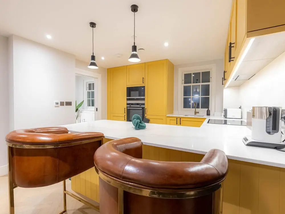 Three Bedroom Near Brick Lane by Belvilla