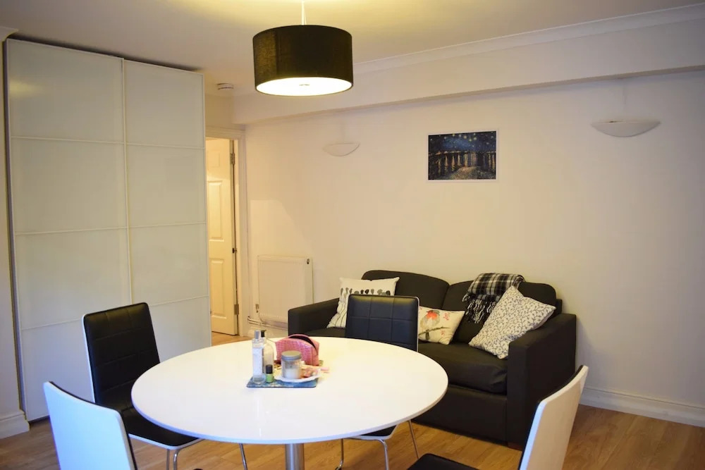 Central Studio Flat Opposite Regent's Park