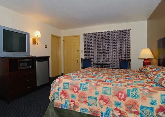 Rodeway Inn & Suites
