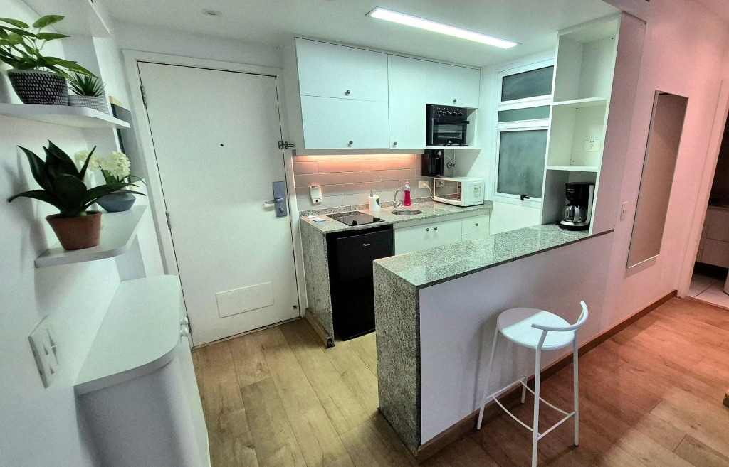 Apartamento Com Serviços A 300 Metros Do Mar