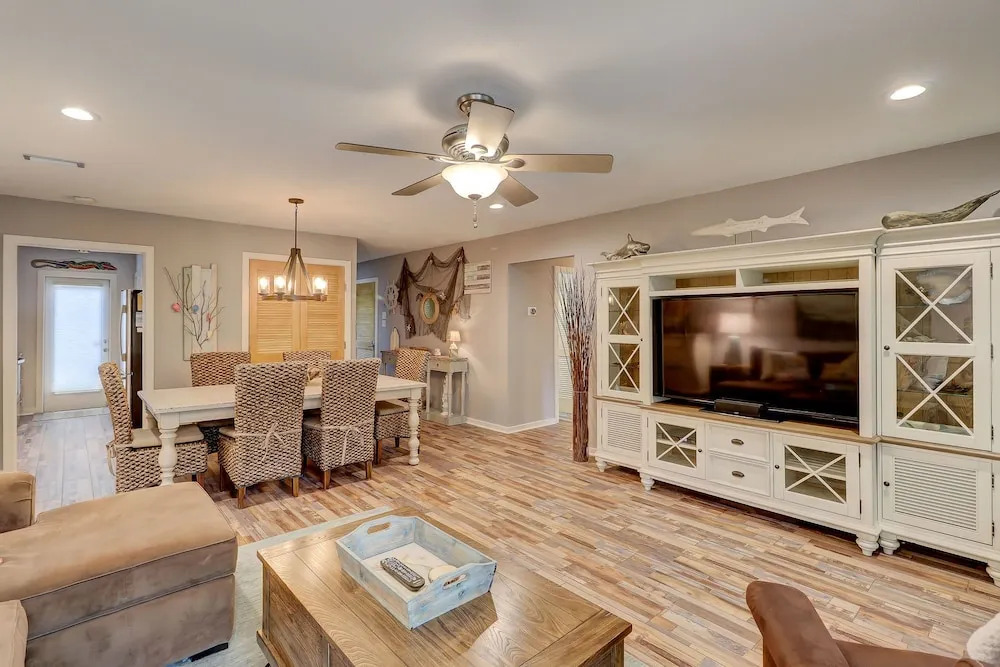 Fairwood Villa 159 by RedAwning