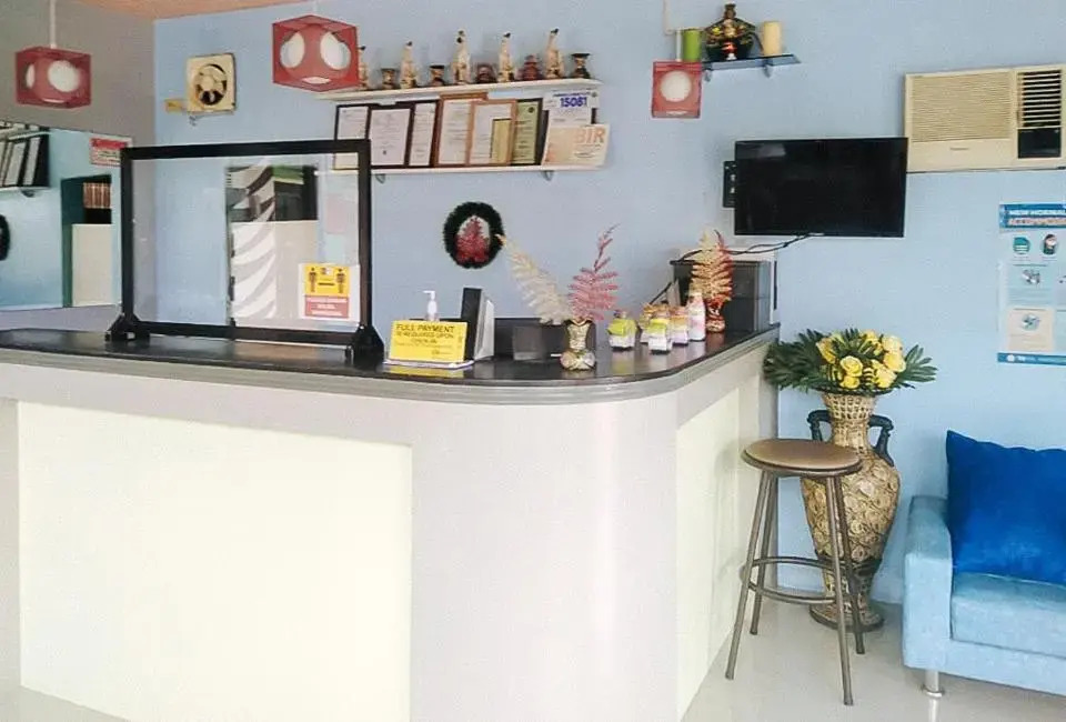 RedDoorz at EM Pensiontel Butuan City