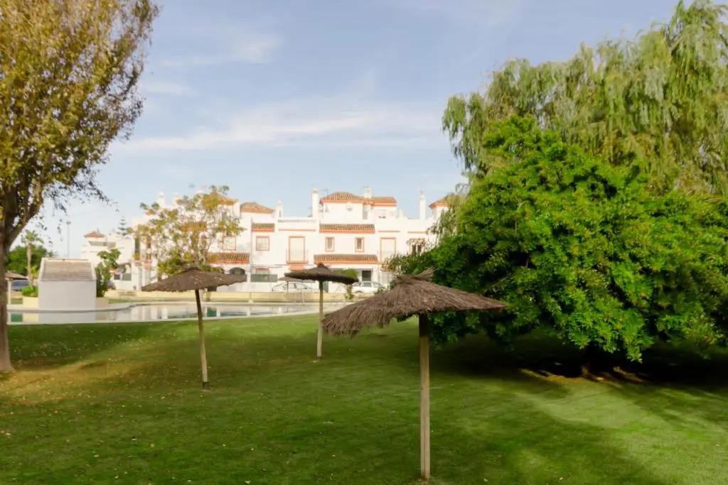 Aparta-club la Barrosa 25