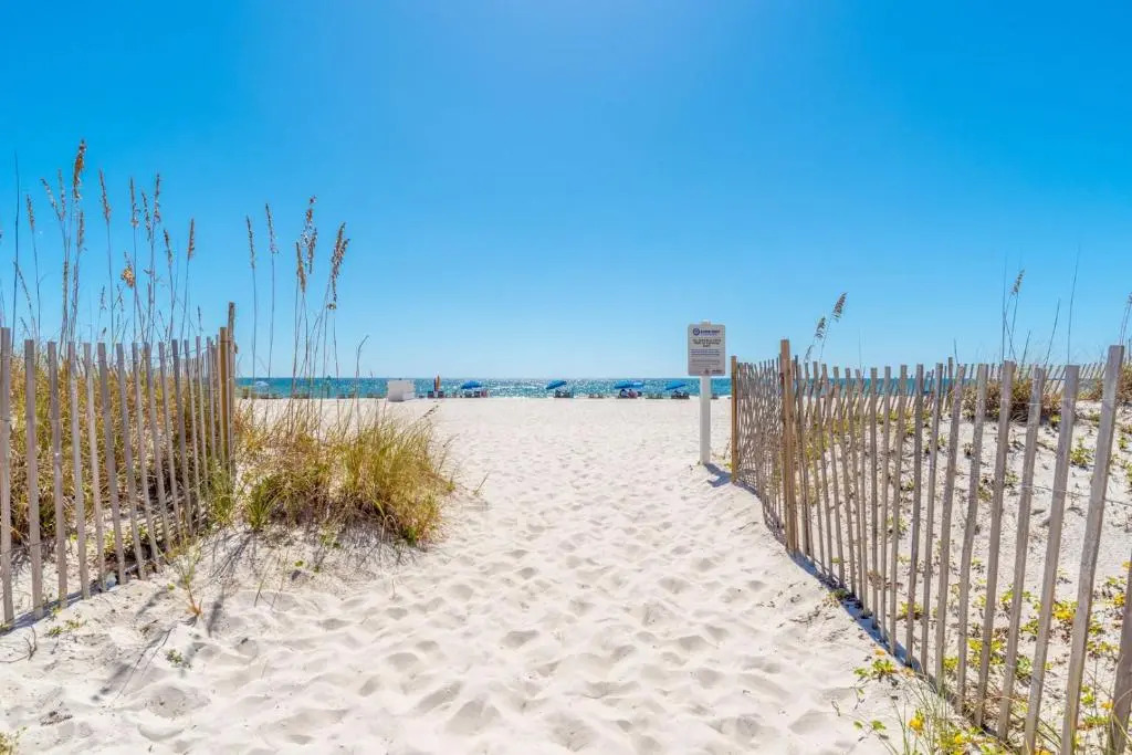 Gulf Shores Island Winds East #103, Gulf Front. Closest building to Hangout!