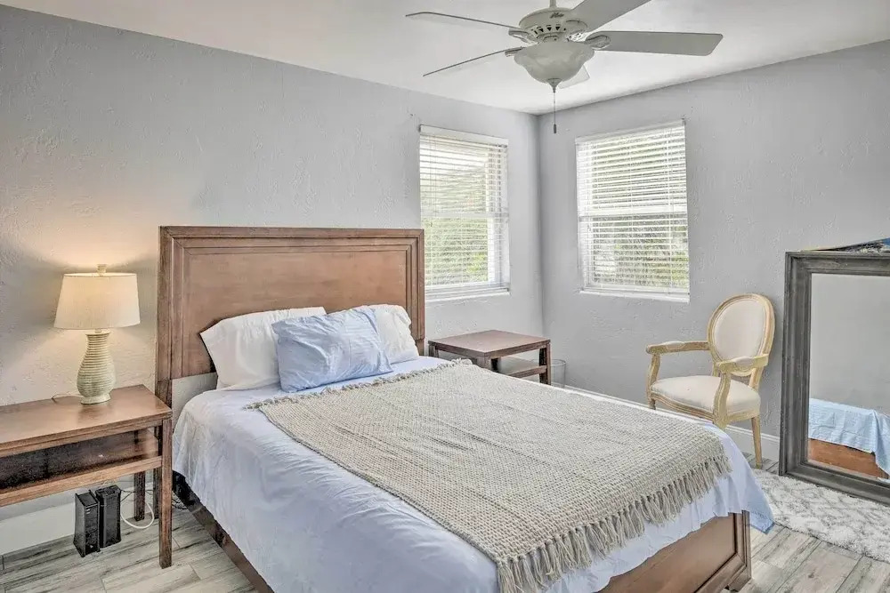 Ormond Beach Home w/ Screened Porch, Walk to Shore