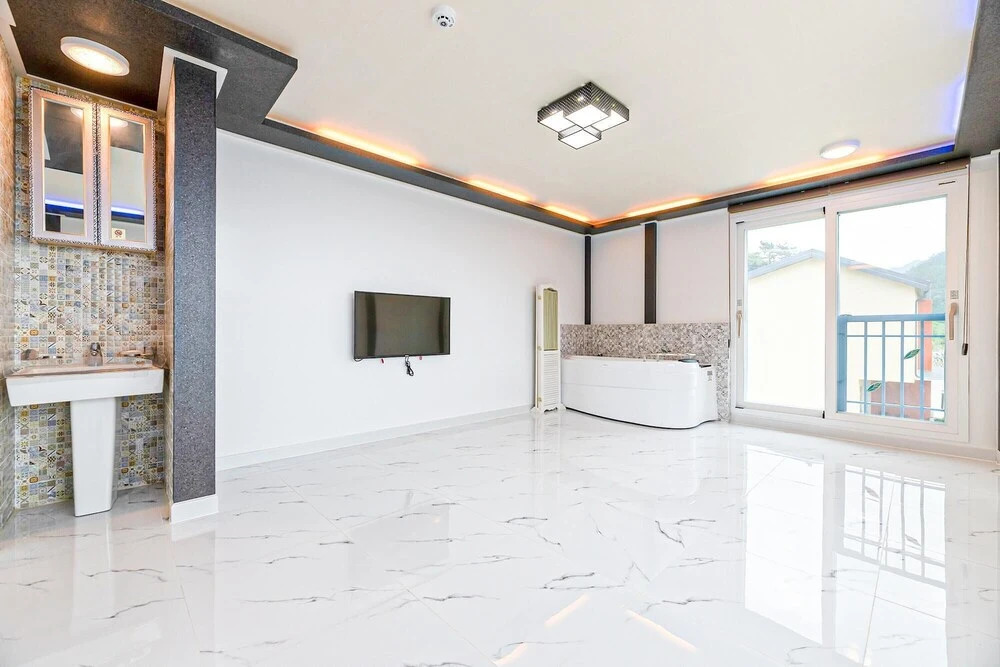 Namhae Modern Spa Pension