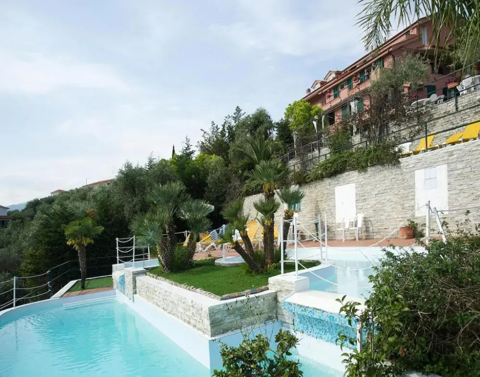 5-guest Apartment in Imperian Olive Grove
