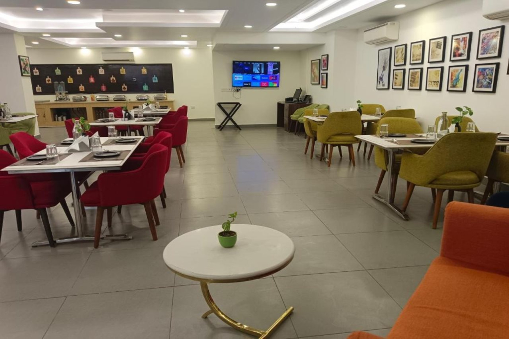Inde Hotel Golf Course Extension, Gurgaon