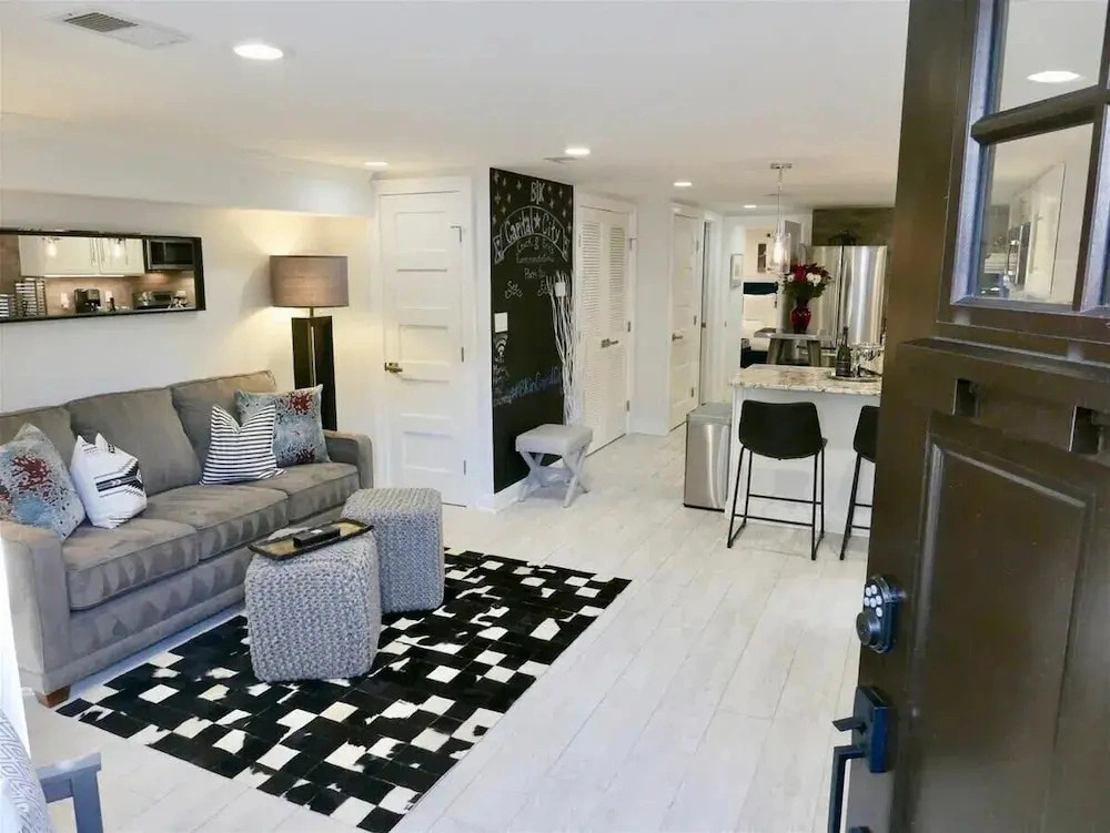 Stylish & Modern Apt Shaw Pking