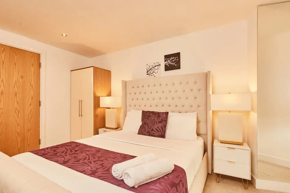 Modern Leeds City Apartment
