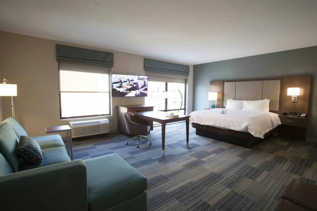 Hampton Inn & Suites St. Paul Downtown