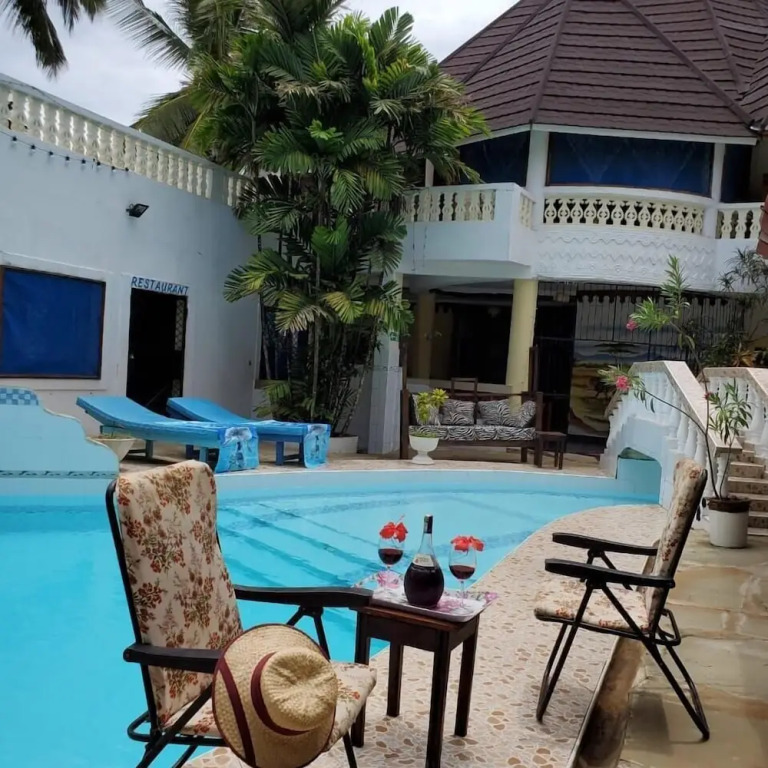 A Sentimental Villa With a Swimmingpool Near Beach