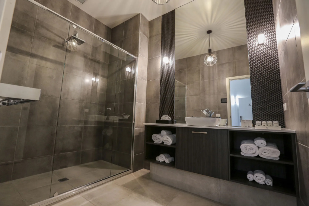 Indulge Apartments - CBD