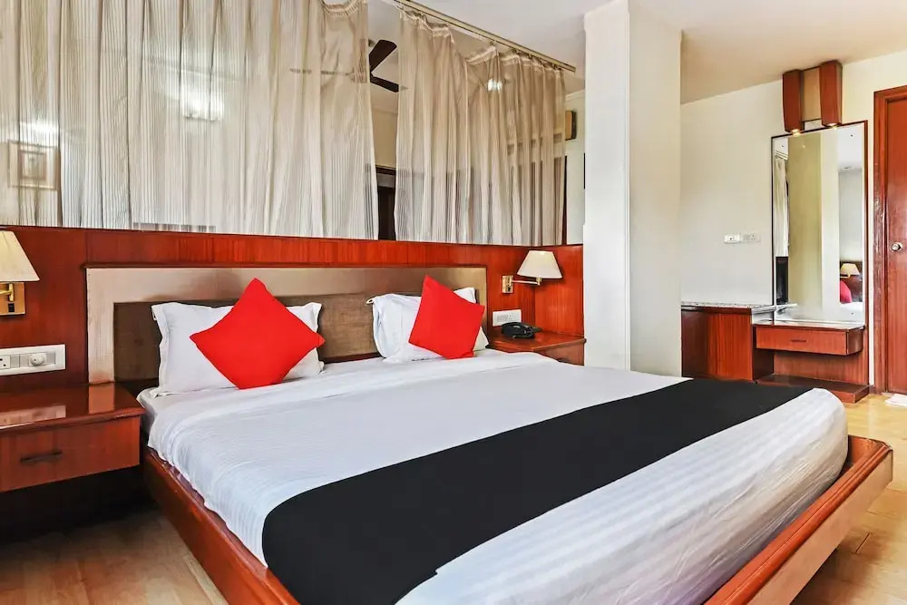 Capital O 18514 Hotel Royal Empire
