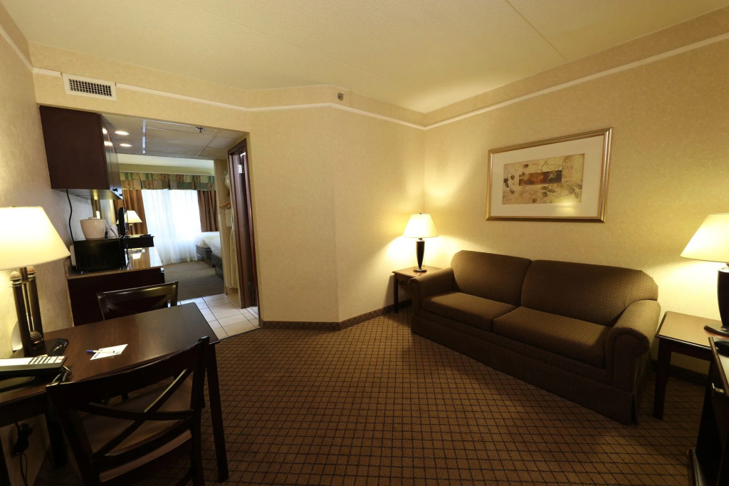 Holiday Inn Express Grand Rapids Airport North by IHG