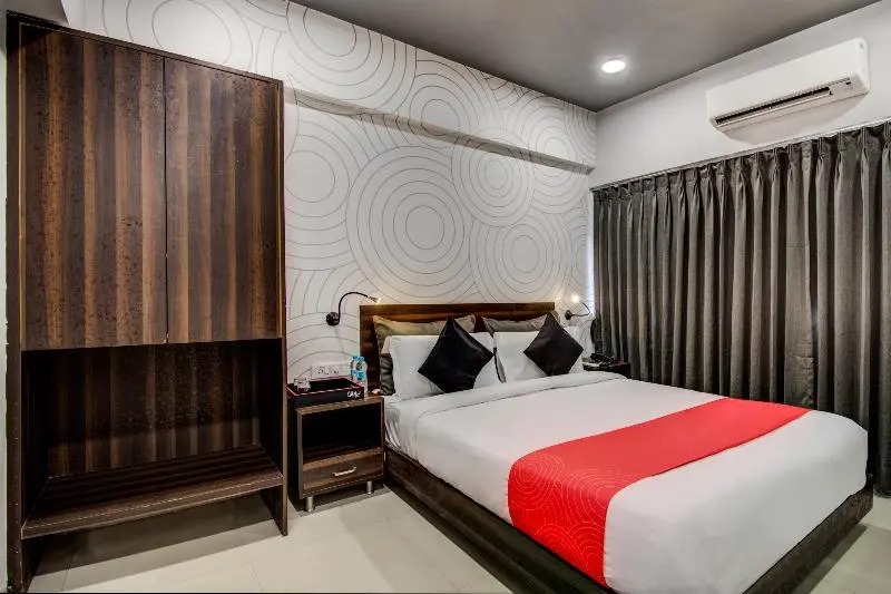 Collection O 30070 Hotel Rajdhani