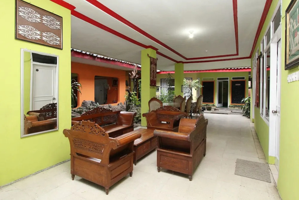 Hotel Parahiyangan By OYO Rooms