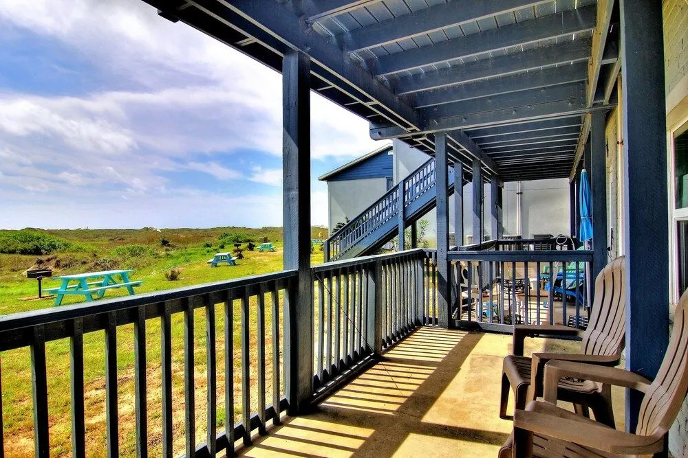 Captain's Quarters 1 Bedroom Condo by Redawning