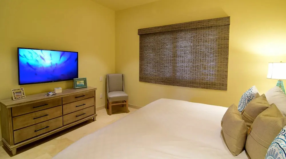 Beautiful Holiday Condo in a Prime Location in Cabo San Lucas 1025