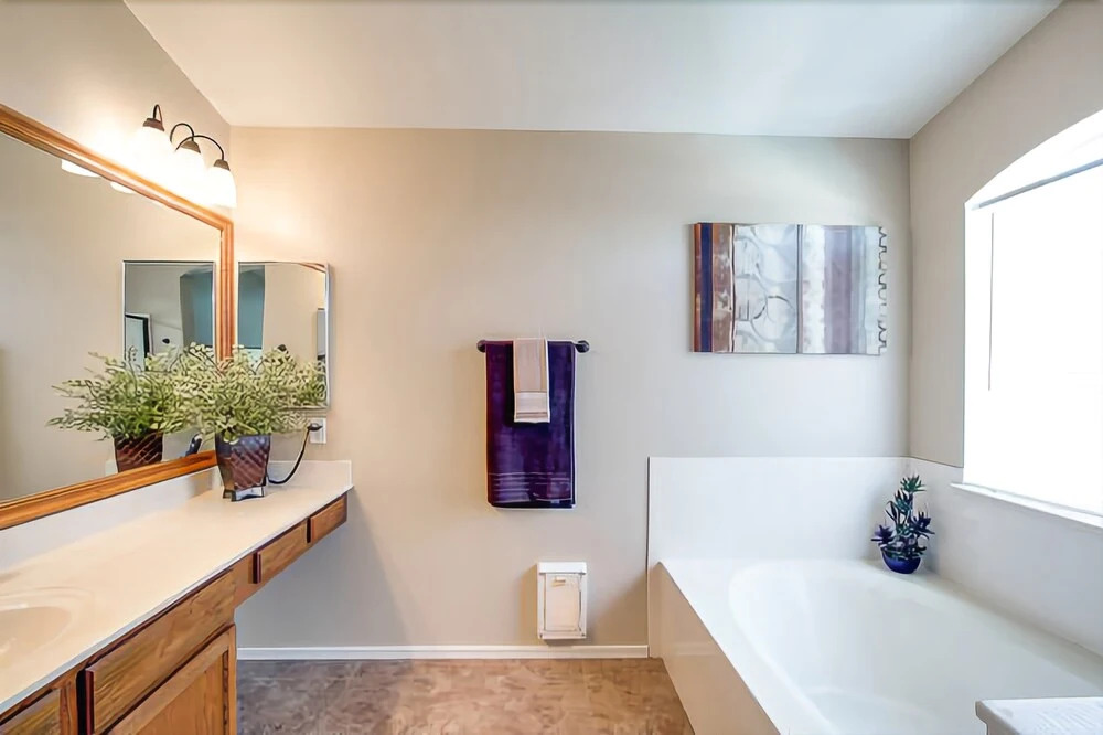 Ironwood - 3 Br home by RedAwning