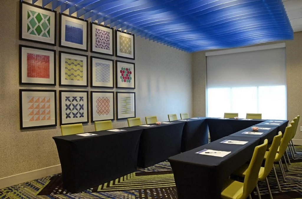 Holiday Inn Express & Suites Franklin - Berry Farms by IHG
