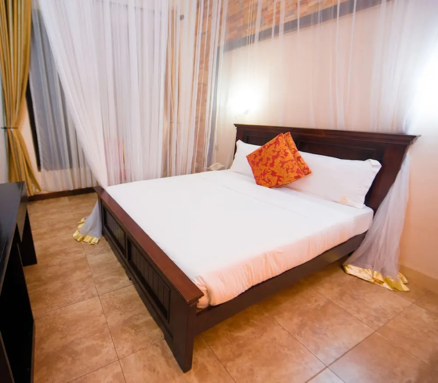 Ci'Sand Suites Hotel