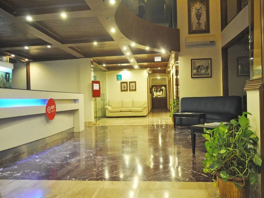 OYO Flagship 532 Sikanderpur Metro Station