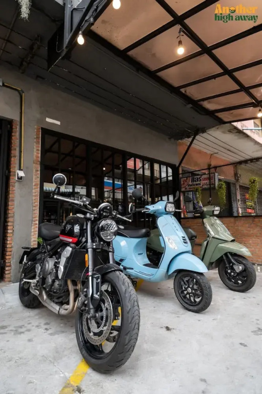 Another High Away Hostel - Bangkok