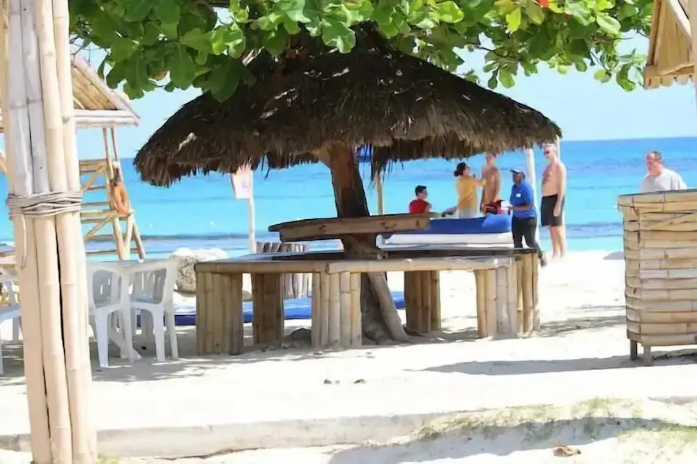 Relaxing Stay - Richmond Estate - 15mins Ocho Rios
