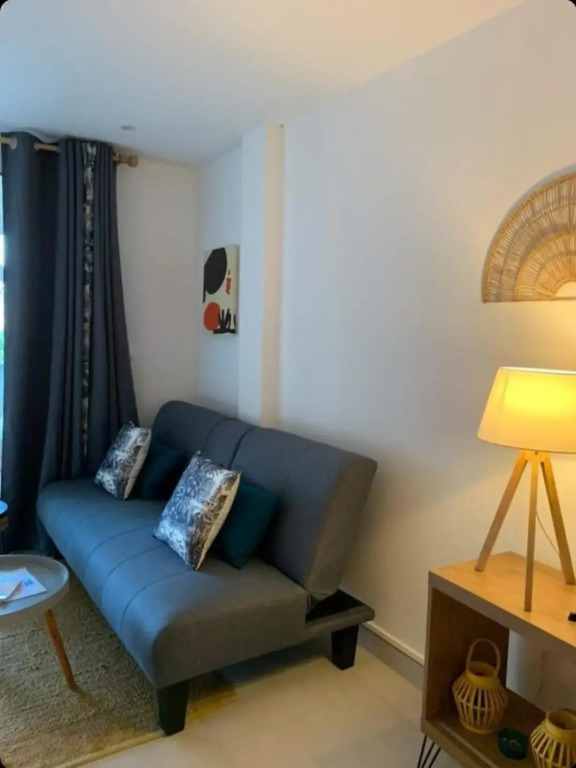 studio cosi, jardin privé, vue magique depuis piscine à débordement de la résidence
