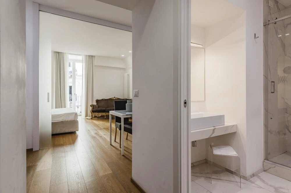 RG7 Apartments